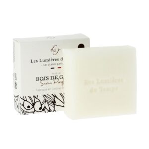 guaiakové dřevo , luxusní francouzské mýdlo 100 g .