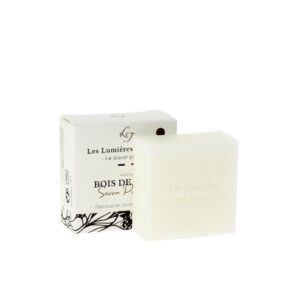 guaiakové dřevo , luxusní francouzské mýdlo 50 g .